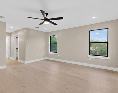 5018 Highland Ct - Photo Thumbnail 7