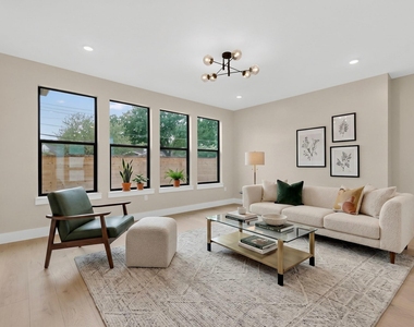 5018 Highland Ct - Photo Thumbnail 3