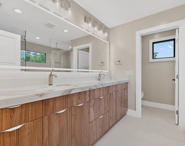 5018 Highland Ct - Photo Thumbnail 10