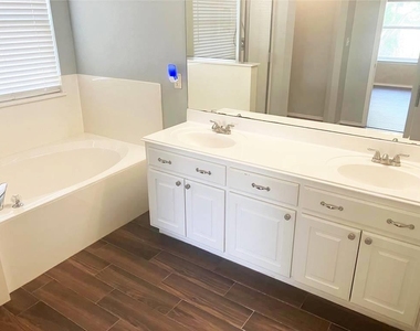 3208 Dawn Mesa Ct - Photo Thumbnail 36