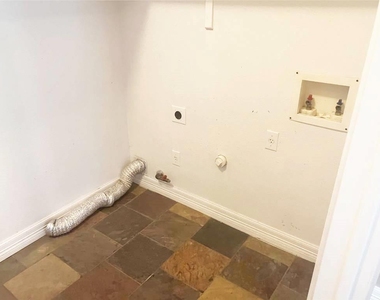 3208 Dawn Mesa Ct - Photo Thumbnail 11