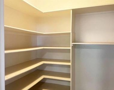 3208 Dawn Mesa Ct - Photo Thumbnail 10