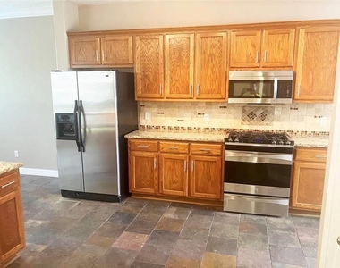 3208 Dawn Mesa Ct - Photo Thumbnail 5