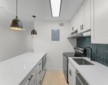 3806 Southridge Dr - Photo Thumbnail 7