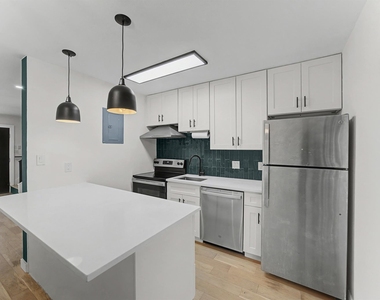 3806 Southridge Dr - Photo Thumbnail 6