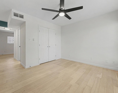 3806 Southridge Dr - Photo Thumbnail 10