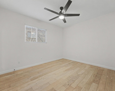 3806 Southridge Dr - Photo Thumbnail 14