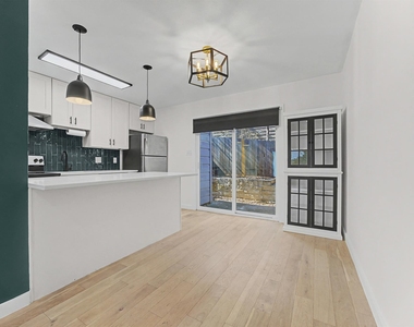 3806 Southridge Dr - Photo Thumbnail 4