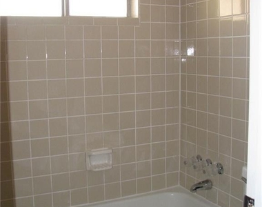 6509 Skycrest Dr - Photo Thumbnail 20