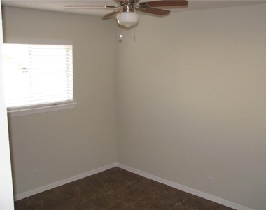 6509 Skycrest Dr - Photo Thumbnail 18