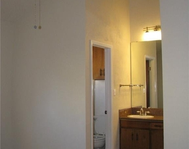6509 Skycrest Dr - Photo Thumbnail 21