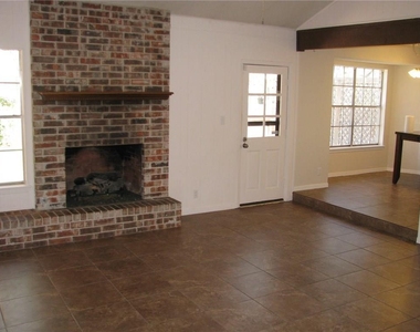 6509 Skycrest Dr - Photo Thumbnail 11