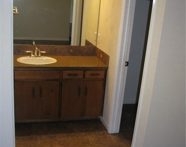 6509 Skycrest Dr - Photo Thumbnail 22