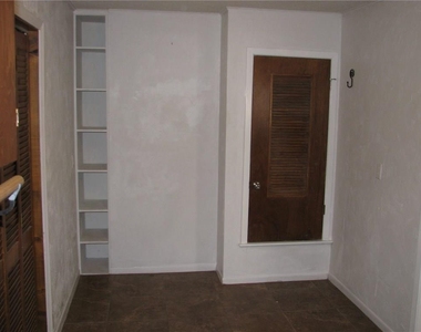 6509 Skycrest Dr - Photo Thumbnail 24