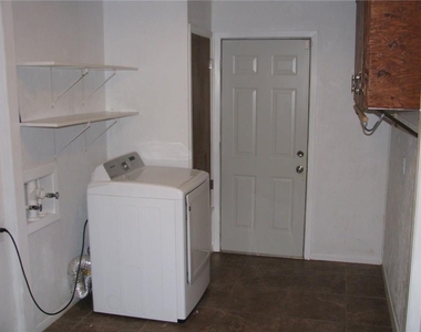 6509 Skycrest Dr - Photo Thumbnail 23