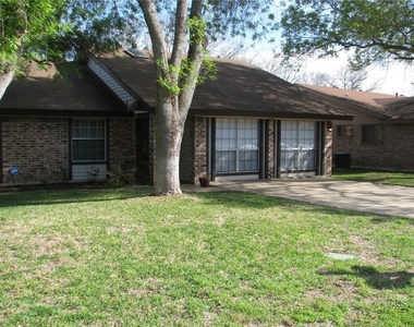 6509 Skycrest Dr - Photo Thumbnail 1