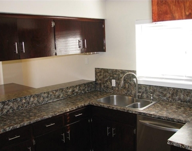6509 Skycrest Dr - Photo Thumbnail 9