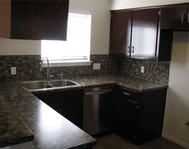 6509 Skycrest Dr - Photo Thumbnail 8