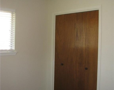 6509 Skycrest Dr - Photo Thumbnail 17