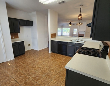 504 Texas Ave - Photo Thumbnail 11