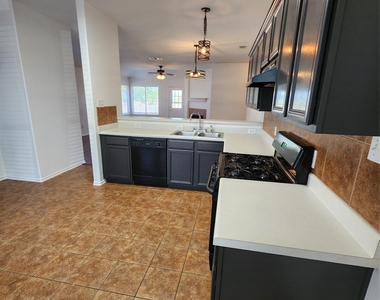 504 Texas Ave - Photo Thumbnail 10