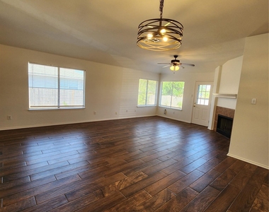504 Texas Ave - Photo Thumbnail 14
