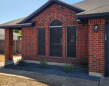 504 Texas Ave - Photo Thumbnail 1