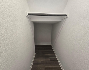 2913 Saint Regis Dr - Photo Thumbnail 3