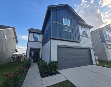 2913 Saint Regis Dr - Photo Thumbnail 1