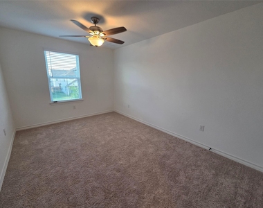 2913 Saint Regis Dr - Photo Thumbnail 16