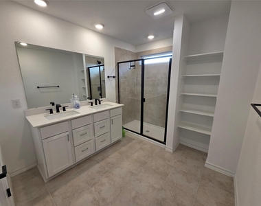 2913 Saint Regis Dr - Photo Thumbnail 11