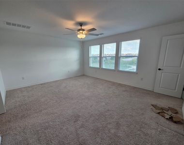 2913 Saint Regis Dr - Photo Thumbnail 10