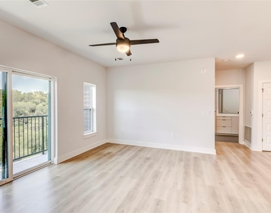 2500 Longview St - Photo Thumbnail 3