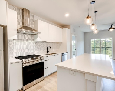 2500 Longview St - Photo Thumbnail 9