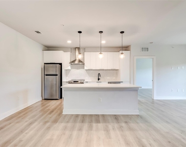 2500 Longview St - Photo Thumbnail 6
