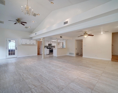 10509 Doering Ln - Photo Thumbnail 5