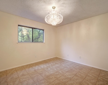 10509 Doering Ln - Photo Thumbnail 11
