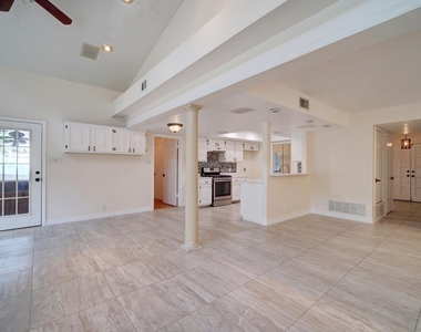 10509 Doering Ln - Photo Thumbnail 6