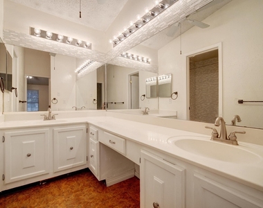 10509 Doering Ln - Photo Thumbnail 9