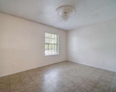 10509 Doering Ln - Photo Thumbnail 17