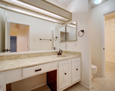 10509 Doering Ln - Photo Thumbnail 14