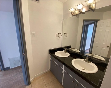 4306 Avenue A - Photo Thumbnail 15