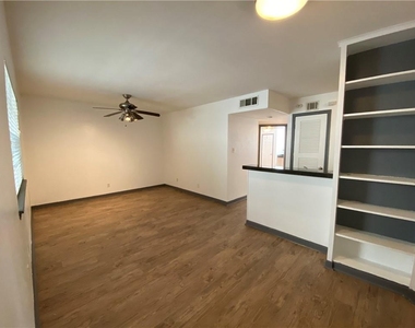 4306 Avenue A - Photo Thumbnail 4