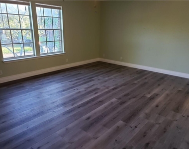 9700 Dalewood Dr - Photo Thumbnail 3