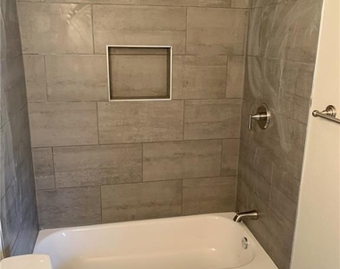 11640 Parkfield Dr - Photo Thumbnail 17