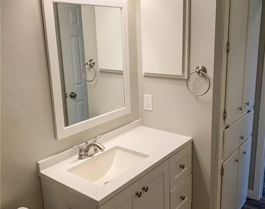 11640 Parkfield Dr - Photo Thumbnail 11