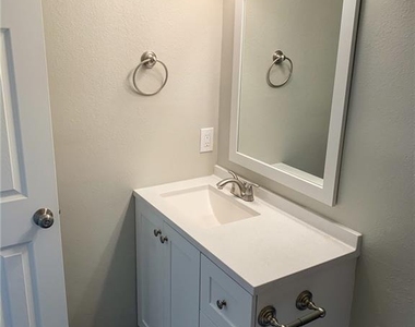 11640 Parkfield Dr - Photo Thumbnail 16