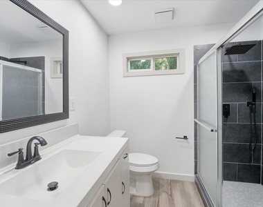 877 Yaupon Dr - Photo Thumbnail 14