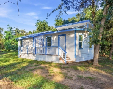 877 Yaupon Dr - Photo Thumbnail 1