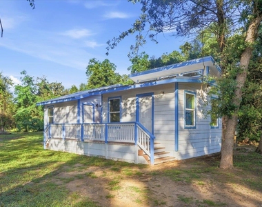 877 Yaupon Dr - Photo Thumbnail 2